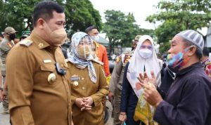 Wagub Lampung Tinjau Operasi Pasar Minyak Goreng di Pasar Bumi Agung