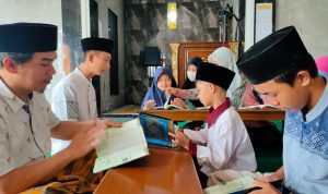 Kolaborasi Dompet Dhuafa Lampung, SMSI Salurkan 50 Alquran di Bandar Lampung