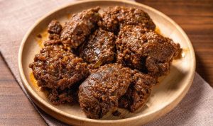 Konsumsi Daging dan Santan saat Lebaran Bikin Darah Tinggi? Berikut Tips Alami Atasinya