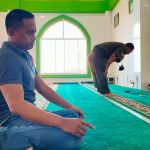 Menahan Kentut Saat Sholat, Bolehkah?