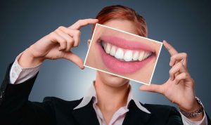 7 Tips Perawatan Gigi yang Mudah di Rumah, Nanas Bisa Jadi Pilihan