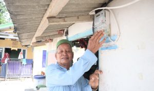 Kado Perayaan HUT RI, PLN Nyalakan Listrik Gratis untuk 102 Rumah Warga Belum Berlistrik di Lampung