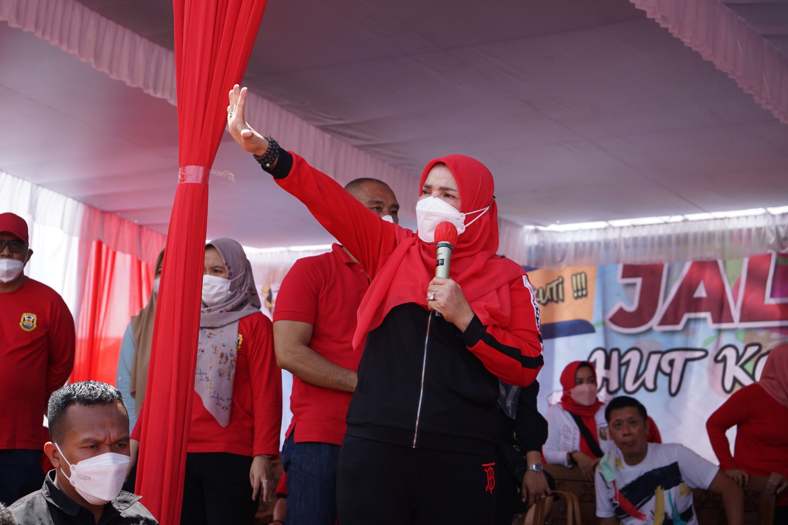 Eva Dwiana Pantau Harga Pasca Kenaikan Harga BBM || Foto: Istimewa, 5W1HINDONESIA.ID
