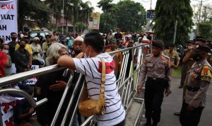 Warga Kampung Rawa Kerawang Demo Pemkot Bandar Lampung, ini Tuntutannya