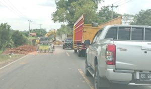 Hati-hati! Ada Perbaikan Jalan di Jalintim Way Bungur Lampung Timur