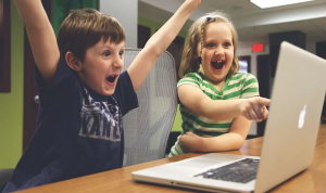 Waspada! 6 Tanda Jadwal Anak Terlalu Padat Ini Bisa Bikin Anak Stres