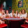 fakta unik Karen's Diner