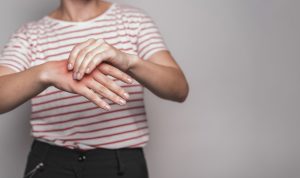 Ketahui Sejak Dini, Ini Dia 5 Penyebab Tangan Tremor