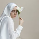 Pahami dan Terapkan, Ini 5 Syarat Pakaian Muslimah