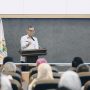 Sekertaris Daerah Fahrizal Darminto saat Rapat Koordinasi dan Evaluasi Penyelenggaraan Pelayanan Kesehatan RSUDAM di Auditorium Uro Nefrologi RSUDAM, Kamis (19/1/2023) || Foto: Apdim Pemprov Lampung