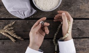 7 Keutamaan Sedekah Menurut Islam, Buat Hati Lebih Tenang!