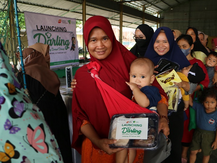Warga Bandar Lampung Terima Paket Pemenuhan Gizi Anak dari Dapur Keliling Dompet Dhuafa Lampung || Foto: 5W1HINDONESIA.ID