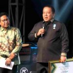 Gubernur Lampung Terima Penghargaan Abdi Ekonomi Desa
