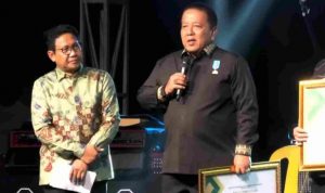 Gubernur Lampung Arinal Djunaidi meraih Penghargaan Abdi Ekonomi Desa dari Kementerian Desa PDTT || Foto: Dinas Kominfotik Provinsi Lampung