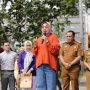 Ketua PMI Provinsi Lampung Riana Sari Arinal meninjau kegiatan donor darah kolaborasi dari 7 SMA yang ada pada Sub Rayon 17 Bandar Lampung, di GSG SMAN 2 Bandar Lampung || Foto: Adpim Pemprov Lampung