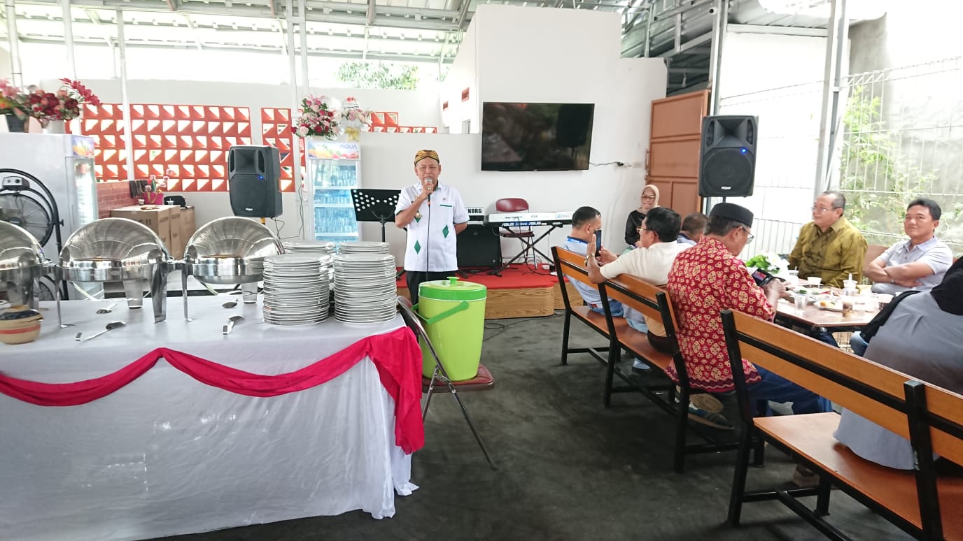 Bupati Lampung Timur Dawam Rahardjo saat membuka secara resmi Rumah Makan Sorwitan || Foto: 5w1hindonesia.id