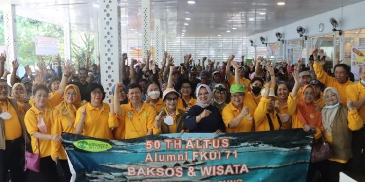 DKP Provinsi Lampung bersama ALTUS mengadakan kegiatan Bakti Sosial Pelayanan Kesehatan anak-anak, Bakti Sosial Nelayan dan SIGER di Pulau Tegal Mas, Kabupaten Pesawaran || Foto: Diskominfotik Provinsi Lampung