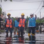Petugas PLN terus bersiaga untuk memantau kondisi wilayah selama cuaca ekstrem || Foto: Istimewa