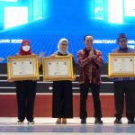 Komitmen Dalam Pelayanan Dukcapil, Walikota Bandar Lampung Raih Penghargaan dari Kemendagri