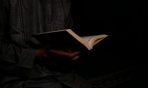 6 Keutamaan dan Manfaat Menghafal Al-Qur’an Bagi Umat Muslim