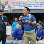 Gubernur Lampung Arinal Djunaidi bersama Mendag Zulkifli Hasan dan FKPLP melaksanakan senam bersama di Stadion Pahoman || Foto: Adpim Pemprov Lampung
