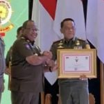 Dinilai Berhasil, Kasat Pol PP Provinsi Lampung Terima Penghargaan dari Kemendagri
