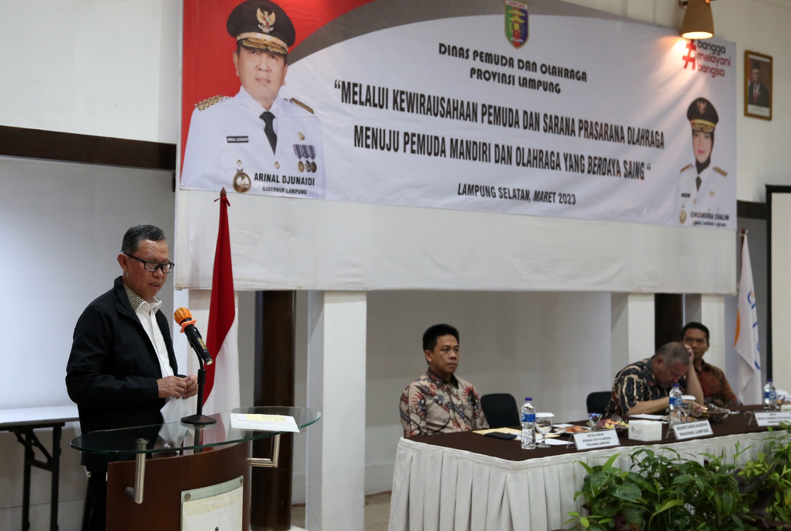 Sekdaprov Lampung Fahrial Darminto saat membuka acara Rapat Koordinasi Dinas Pemuda dan Olahraga se-Provinsi Lampung || Foto: Adpim Pemprov Lampung