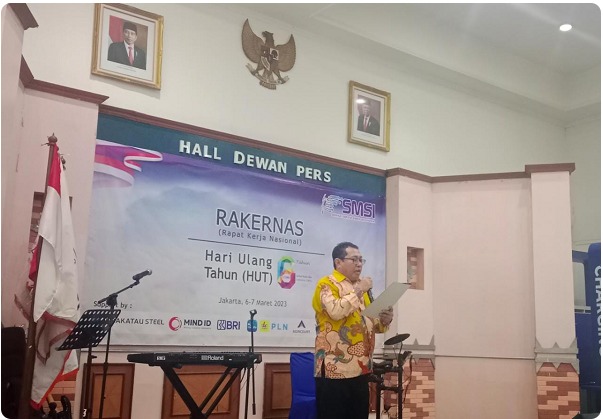 Ketua Umum SMSI Pusat, Firdaus membacakan hasil keputusan sidang Rakernas SMSI pada HUT SMSI ke-6 di Hall Dewan Pers || Foto: Istimewa