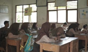 Warga Desa Karang Brak Tanggamus Kini Nikmati Listrik PLN, Berikut Ragam Manfaatnya