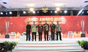 Mendagri Beri Penghargaan APBD Award 2023 kepada Kepala Daerah dengan Realisasi APBD Tertinggi