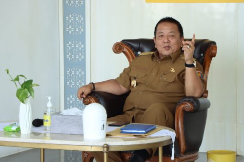 Gubernur Lampung Arinal Djunaidi mendukung penuh Amel, peserta asal Lampung dalam ajang pencarian bakat Dangdut Akademi (DA) 6 Indosiar || Foto: Dinas Kominforik Provinsi Lampung
