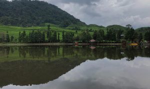 Telaga Warna Puncak Cisarua: Harga Tiket, Jam Buka, & Daya Tariknya