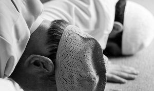 Simak, Ini Dia Bacaan Doa Sujud Syukur dan Keutamaannya