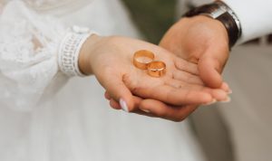 5 Doa untuk Pengantin Baru Agar Pernikahan Berkah & Harmonis