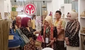Istri Menteri Pemdes PDTT Kunjungi Lampung Craft 2023