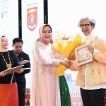 Meriahkan Lampung Craft, Ketua Dekranasda Lampung Gandeng Perancang Busana Nasional Didiet Maulana