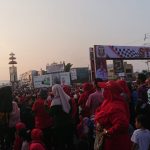 Puluhan ribu warga Bandar Lampung memadati Tugu Adipura Bandar Lampung dalam rangka mengikuti gelaran jalan sehat dalam rangka HUT Kota Bandar Lampung ke 341 || Foto: 5w1hindonesia.id