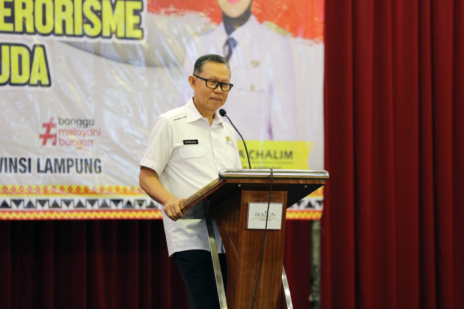 Sekdaprov Lampung Fahrizal Darminto saat memberikan sambutan pada acara Sosialisasi Ekstremisme Bagi Generasi Muda di Provinsi Lampung || Foto: Adpim Pemprov Lampung