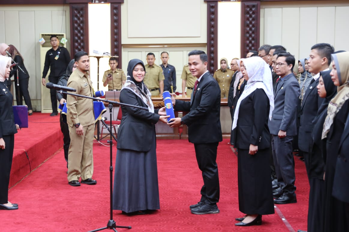 Wakil Gubernur Lampung Chusnunia Chalim melantik dan mengambil sumpah jabatan 53 Pejabat Fungsional Pemerintah Provinsi Lampung || Foto: Adpim Pemprov Lampung