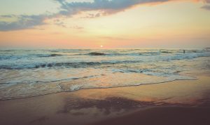 Jam Buka Pantai Galesong, Harga Tiket, dan Kegiatan Serunya