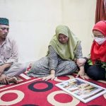 Walikota Eva Dwiana Berikan Santunan Untuk Keluarga Korban Tenggelan di Bendungan Sumur Putri