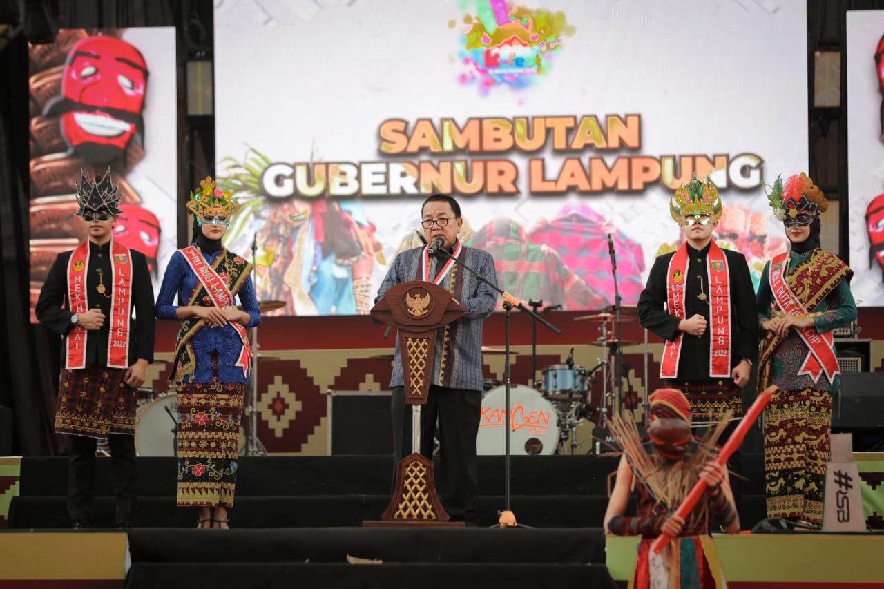 Gubernur Lampung Arinal Djunaidi membuka Karnaval Topeng yang diikuti ribuan peserta dari 15 Kabupaten/Kota se- Provinsi Lampung || Foto: Adpim Pemprov Lampung