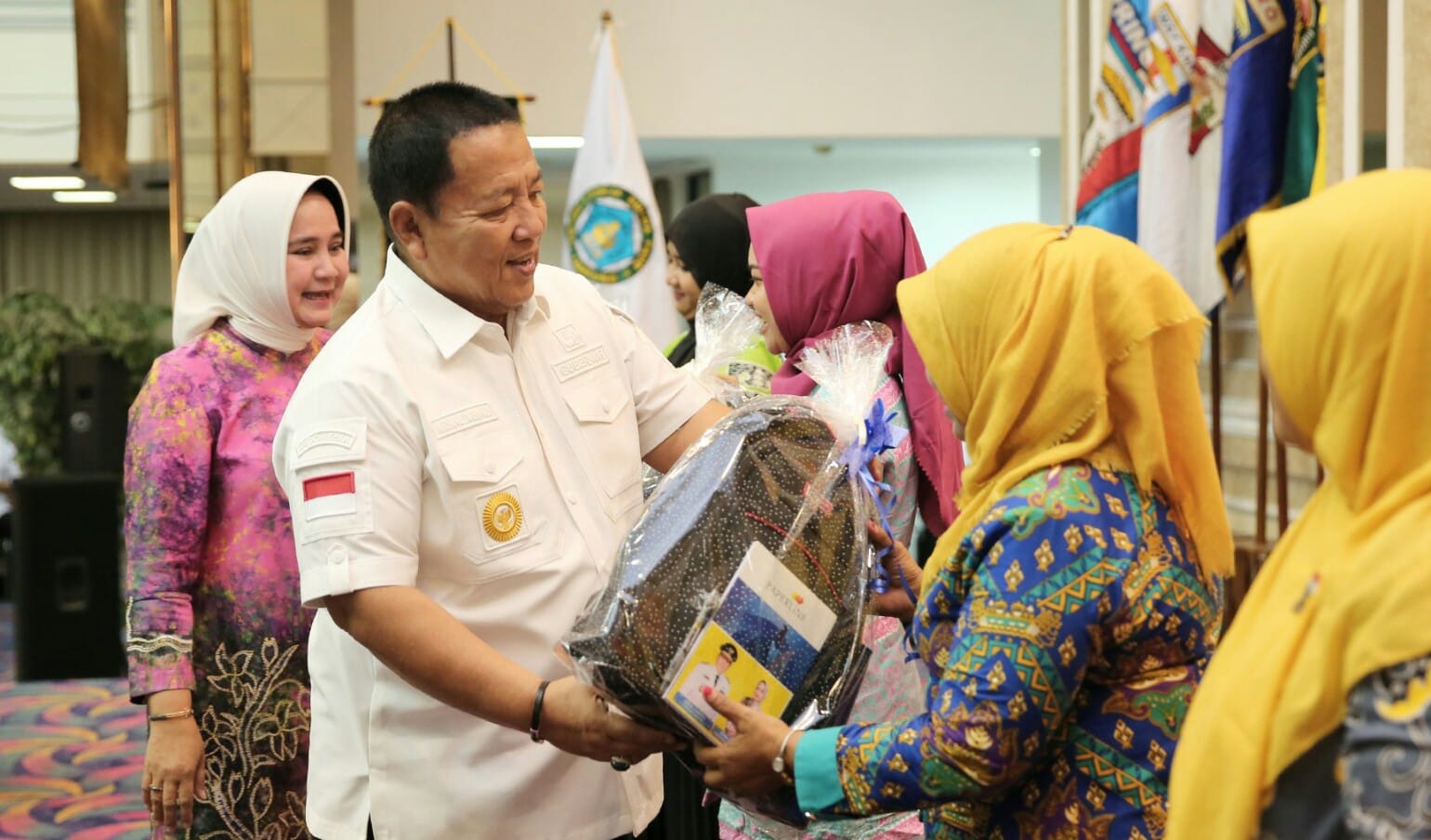 Gubernur Lampung Arinal Djunaidi membuka acara Mahir Mendongeng untuk Anak Usia Dini bersama Bunda PAUD Provinsi Lampung Ibu Riana Sari Arinal || Foto: Adpim Pemprov Lampung