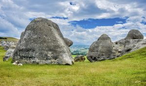 Situs Megalitikum Gunung Padang: Jam Buka, Tarif Masuk, & Wisatanya