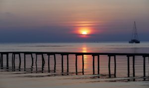 Taman Nasional Karimunjawa: Harga Tiket, Lokasi & Daya Tariknya