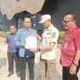 Penyerahan berita acara menandai dibukanya segel oleh Pemkot Bandar Lampung || Foto: 5W1HINDONESIA.ID