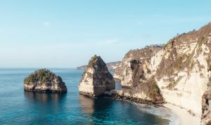 Daya Tarik Pantai Tanjung Layar, Rute, dan Harga Tiketnya