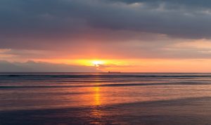 Daya Tarik Pantai Tanjung Lesung, Harga Tiket, & Jam Bukanya