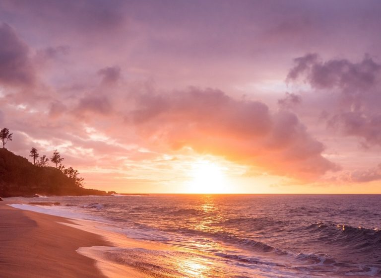 Harga Tiket Pantai Sendang Biru, Jam Buka, dan Spot Wisatanya