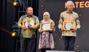 Gubernur Lampung Terima KUR Award 2023 dari Menko Perekonomian